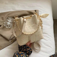 Load image into Gallery viewer, Luxury women&#39;s bag fashion messenger bag ins niche design senior one-shoulder bucket women&#39;s bag