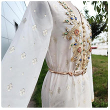 Load image into Gallery viewer, Middle East Gold Woven Fabric Heavy Industry Rhinestone Dress Dubai  Lady Evening Dress To Send Belt Does Does Not Contain Sling