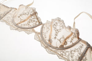 NEW Women Ultra thin Bra Sexy Lace Bra and Panties Sets Women Sexy Lingerie Temptation Lace Underwear A B C D Cup