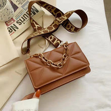 Load image into Gallery viewer, New trendy shoulder bag chain casual simple handbag fashion thick chain small square bag