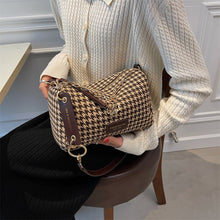 Load image into Gallery viewer, Pequena corrente houndstooth ombro crossbody sacos de lã pano designer luxo  hit bolsas de inverno e bolsa marca