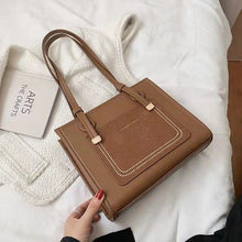 Load image into Gallery viewer, Pequeno feminino totes esfrega couro designer bolsa e bolsas para as mulheres 2021 retro tendências de luxo marca viagem simples