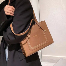 Load image into Gallery viewer, Pequeno feminino totes esfrega couro designer bolsa e bolsas para as mulheres 2021 retro tendências de luxo marca viagem simples