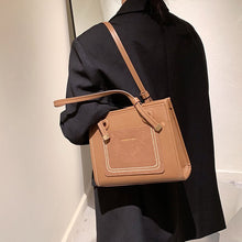 Load image into Gallery viewer, Pequeno feminino totes esfrega couro designer bolsa e bolsas para as mulheres 2021 retro tendências de luxo marca viagem simples