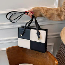 Load image into Gallery viewer, Popular small bag female 2021 new fashion stitching contrast color one-shoulder messenger small square bag