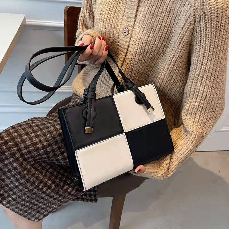 Popular small bag female 2021 new fashion stitching contrast color one-shoulder messenger small square bag