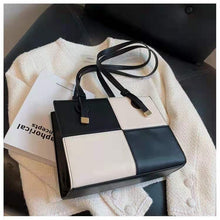 Load image into Gallery viewer, Popular small bag female 2021 new fashion stitching contrast color one-shoulder messenger small square bag