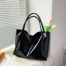 Load image into Gallery viewer, Soft surface large-capacity women&#39;s bag new western style retro simple shoulder bag commuter leisure tote bag