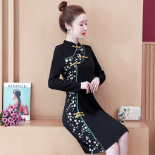 Load image into Gallery viewer, Stand Collar Retro Buckle Long Sleeve Women Improved Cheongsam Autumn Chinese Style Plus Size Elegant Slim Dress Female Qipao