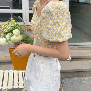 Summer Elegant Floral Blouse Women  Vintage V-neck Sexy Korean Sweet Chiffon Blouse Female Casual Puff Sleeve Beach Blouse 2021