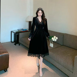 Vintage Black Velvet Women Dress Sexy V-Neck Lace Petal Sleeve Elegant Lady Midi Dresses For Party Night Vestido Negro
