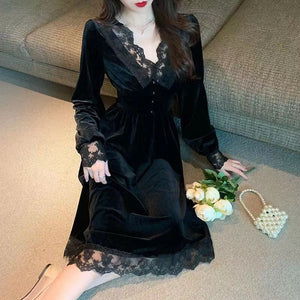 Vintage Black Velvet Women Dress Sexy V-Neck Lace Petal Sleeve Elegant Lady Midi Dresses For Party Night Vestido Negro
