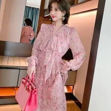 Load image into Gallery viewer, Women&#39;s Summer Pleated Chiffon Silk Waist Long-Sleeved Floral Streamer V-Neck Dress Romantic French