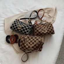 Load image into Gallery viewer, Xadrez tecelagem balde crossbody sacos para as mulheres 2021 viagens simples marca de luxo designer ombro senhoras bolsas e bols
