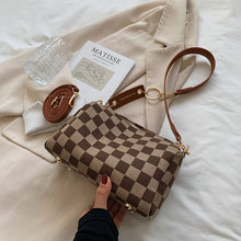 Load image into Gallery viewer, Xadrez tecelagem balde crossbody sacos para as mulheres 2021 viagens simples marca de luxo designer ombro senhoras bolsas e bols
