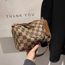 Load image into Gallery viewer, Xadrez tecelagem balde crossbody sacos para as mulheres 2021 viagens simples marca de luxo designer ombro senhoras bolsas e bols